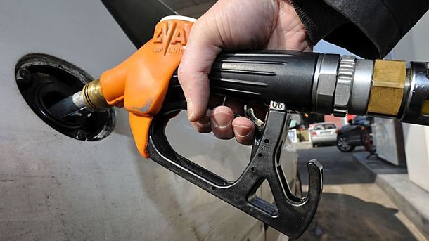 11 червня 2018, 7:40 Переглядів:   Ціни на нафтопродукти можуть стабілізуватися   Фото: AFP