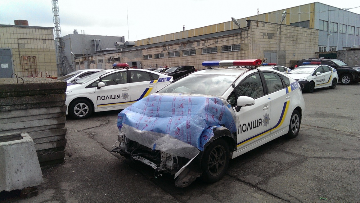 Наприклад, в управлінні патрульної поліції Львівської області з 92 існуючих авто в неробочому стані - 47 (з них 43 - це патрульні машини), тобто більше половини