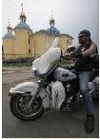 Найвідоміший байкер України Шон Карр в своєму розпорядженні має модернізовану версію раритетної моделі Харлей-Девідсон, тюнинг мотоцикла Шон робив власноруч