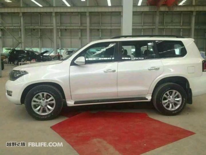 За попередніми даними, китайський позашляховик Hengtian Yueli SUV надійде в продаж з бензиновими 3- і 4-літровим моторами