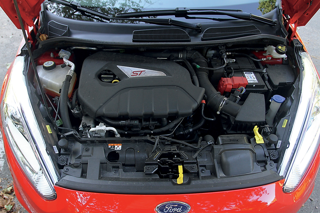 Наприклад, по ТТХ нова Fiesta ST розганяється до 100 км / год за 6,9 секунди - моєї ST потрібно 8,1 с