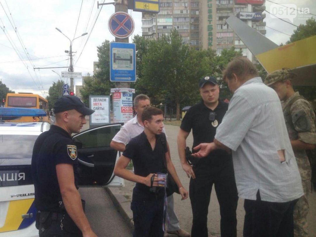 У Миколаєві водії маршрутних таксі побили журналіста Юрія Коваленка