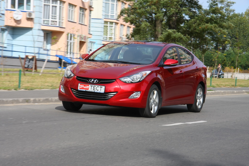 п'яте покоління   Hyundai Elantra   , Переможець в номінації «Легковий автомобіль компактного класу», дебютувало на українському ринку навесні минулого року