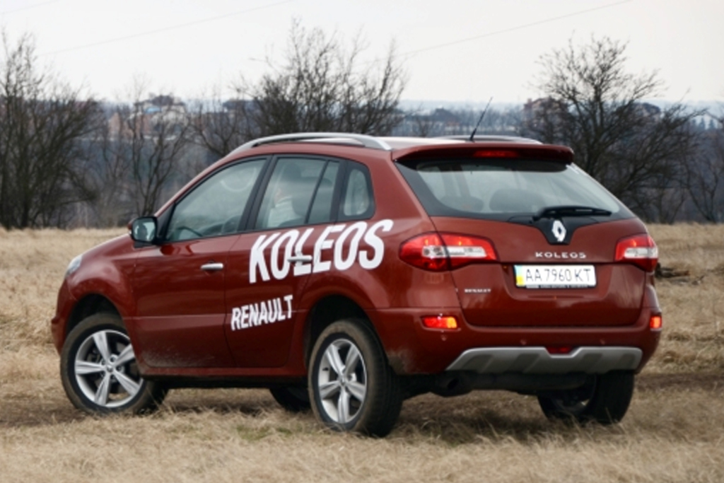 Ретельно створений тестовий маршрут дає можливість всім бажаючим оцінити Renault Koleos в різних ситуаціях: на гладкому асфальті, при русі по вибоїнах і вибоїнах, а також по грунту