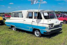 Українські автомобілі мають єдиний серійний український мікроавтобус (випущено більше сотні одиниць), який своєю появою справив фурор в радянському автопромі в першу чергу завдяки матеріалу кузова - пластику