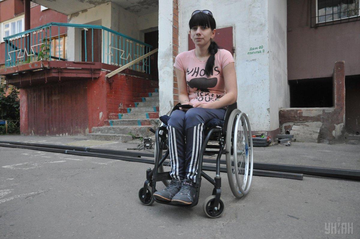 У Харківській ОДА журналістам підтвердили, що мешканці будинку не мали права перешкоджати встановленню пандуса для дівчини-інваліда