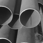 Труба гарячекатана виготовляється з вуглецевої   і легованої сталі, як правило це   Ст10   ,   ст20   , і   09Г2С   , На трубопрокатних агрегатах в гарячому стані