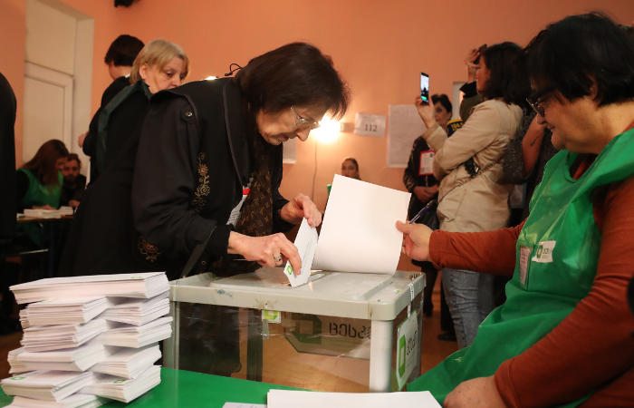 Поліція прагне забезпечити безпеку виборів   Вибори в Тбілісі   Фото: epa / vostock-photo   Москва
