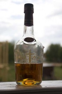 Як ми пам'ятаємо,   коньяк   - алкогольний напій, виготовлений з виноградного спирту в дубових бочках за певною технологією