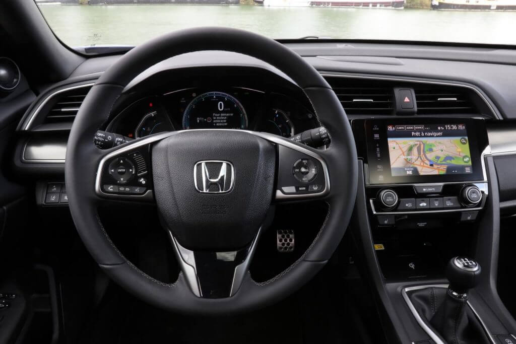 Передня панель Honda Civic '2017   Панель приладів Honda Civic Hatchback '2017   Панель приладів Honda Civic '2017