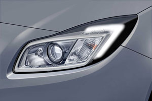 На наш ринок будуть поставлятися чотири варіанти комплектації   Opel Insignia   , Які мають різноманітний набір опцій, як в базі так і встановлюваних додатково