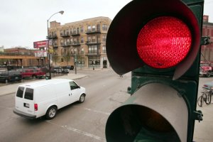 КоАП РФ містить вказівки, що стосуються   штрафів   за проїзд на заборонний сигнал світлофора і на що прирівнюється до нього заборонений жест регулювальника