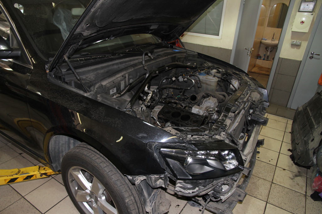 Пропонуємо Вашій увазі короткий фотозвіт з ремонту двигуна автомобіля Ауді Q5