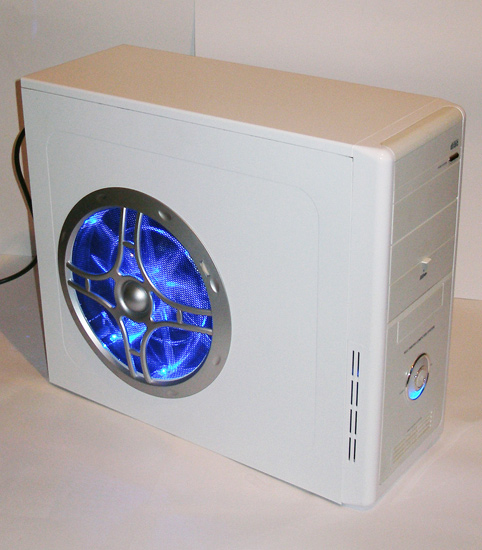 Комп'ютер з новим великим вентилятором