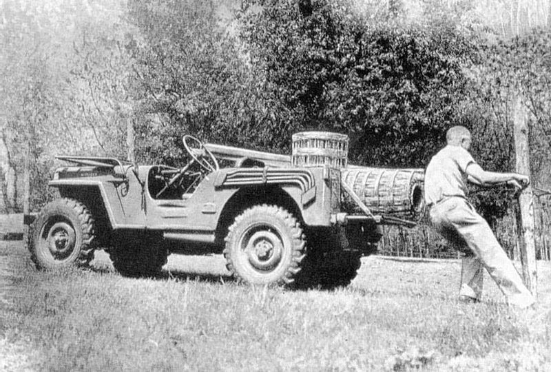 Історія Jeep CJ почалася в 1944 році, коли частина військових Willys MB повернулася в США для ремонту і переоснащення